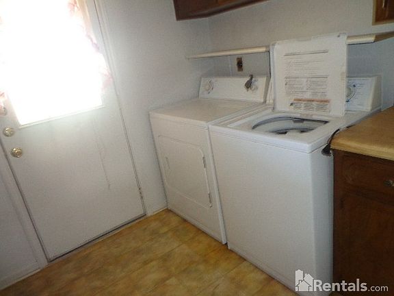 4th image of 304 North Dr #B