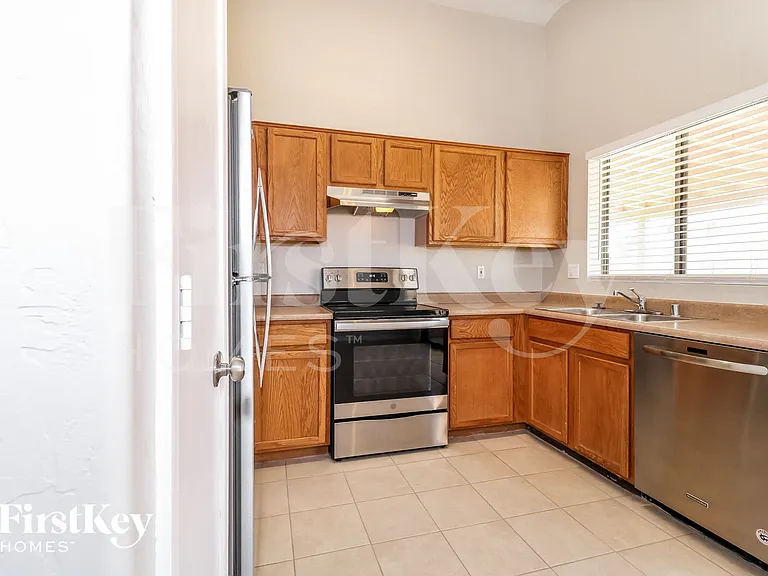 14805 W Redfield Rd — Photo 8