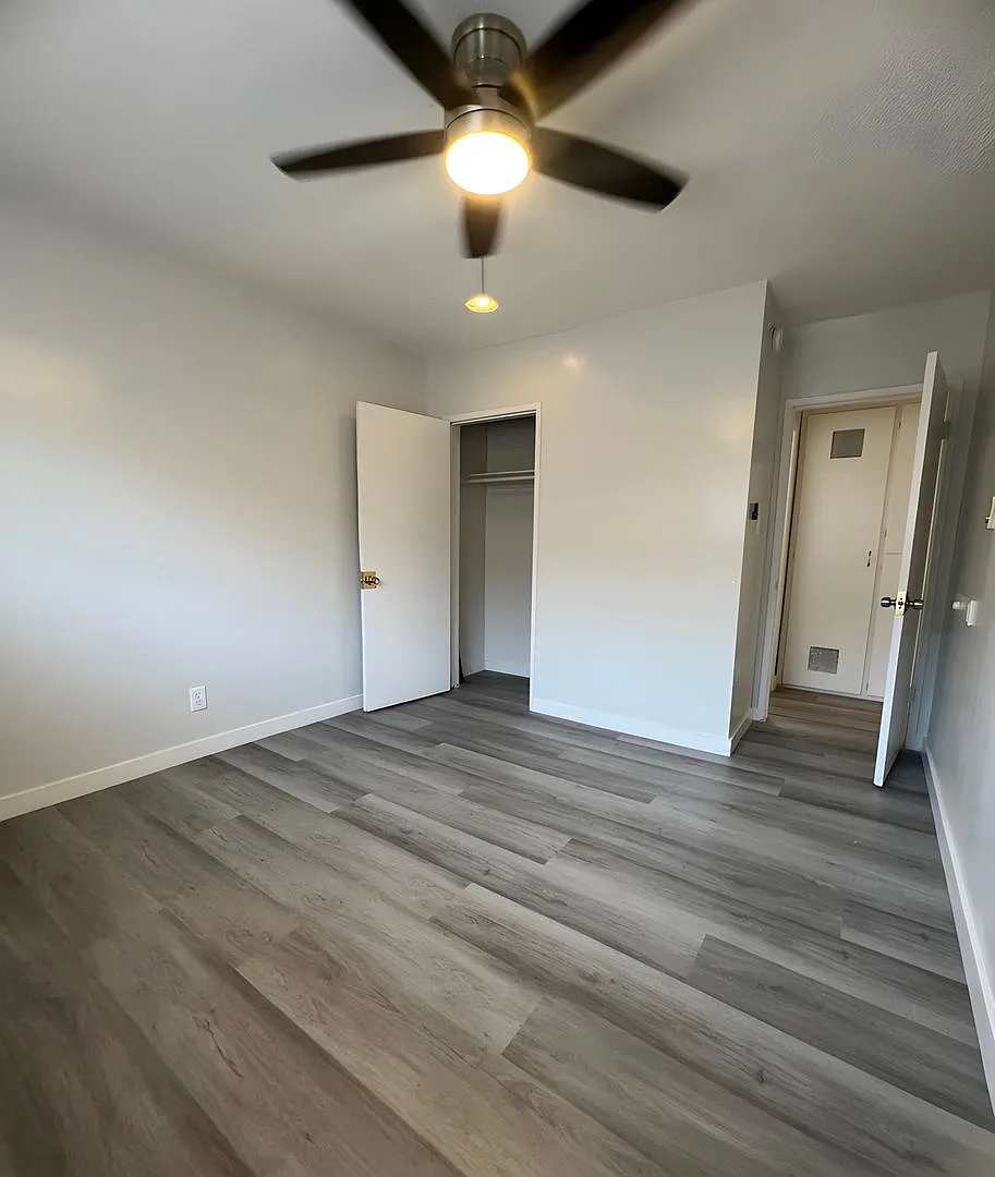 1252 W. 89th Street — Photo 2
