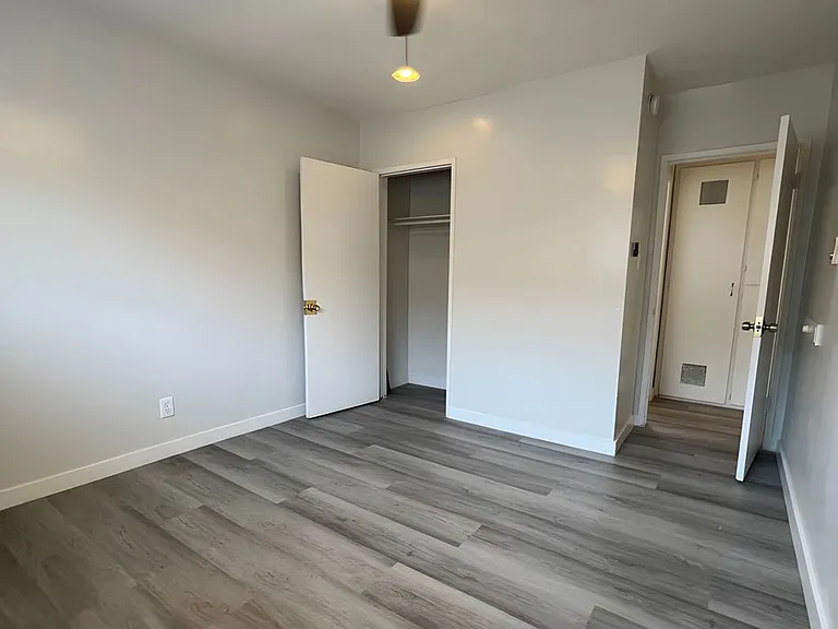 1252 W 89th St — Photo 2