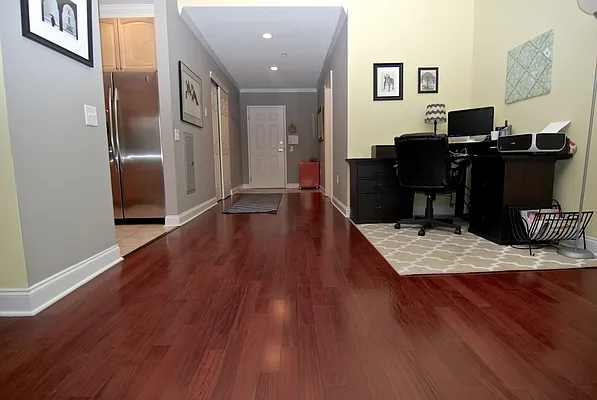 Sold by Urban Luxe | media 10