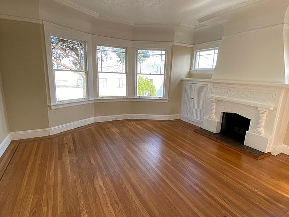 3rd image of 17 Peoria St