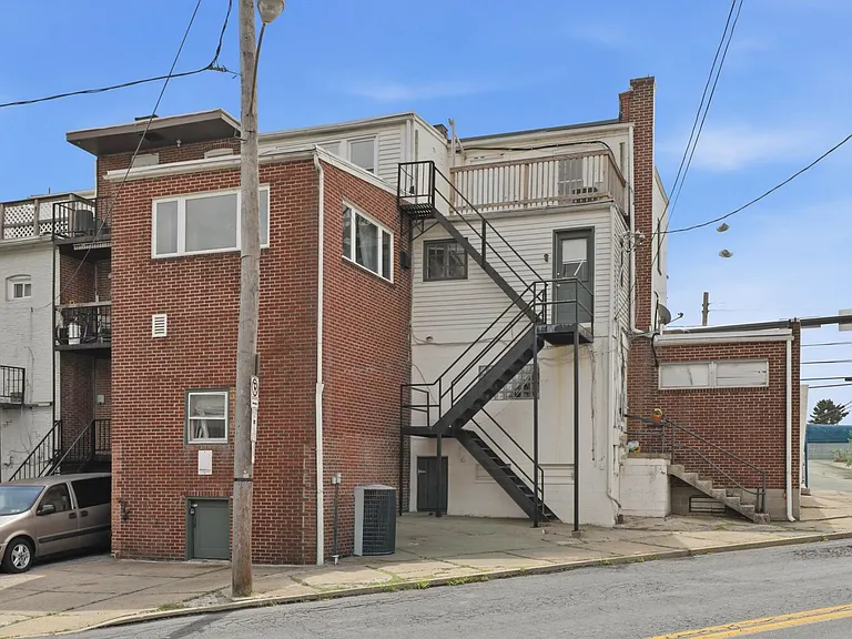 849 Manor St #851 — Photo 22