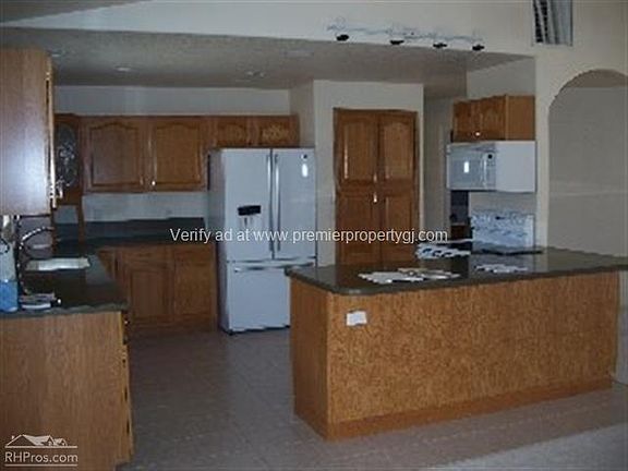4th image of 2708 E Yucatan Ct