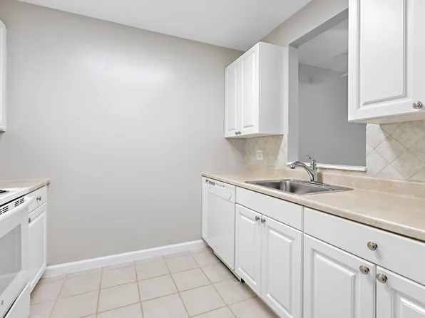 905 River Road image 9 of 15