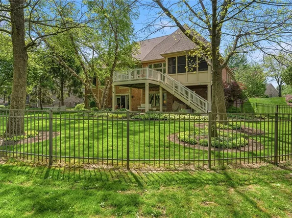 1209 Club View Dr, Dayton, OH 45458