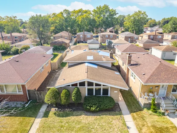15224 Oak St, Dolton, IL 60419