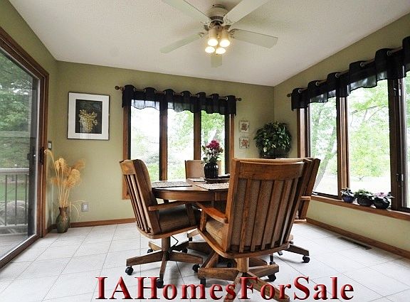 Breakfast Nook/Eat-In Kitchen
