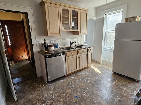 5th image of 63-65-67 Harborview Ave #67