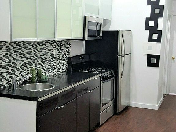 2nd image of 1341 Hancock St #2C