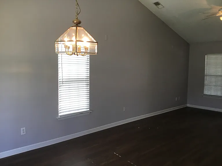 38 Sandy Pointe Dr — Photo 9