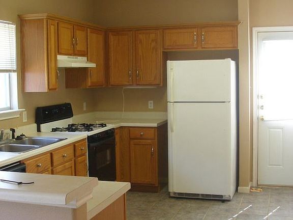 3rd image of 2802 Southampton Way APT B
