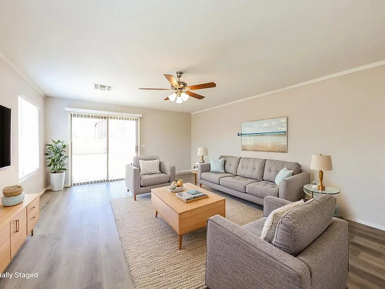 7919 W Magnolia St — Photo 3