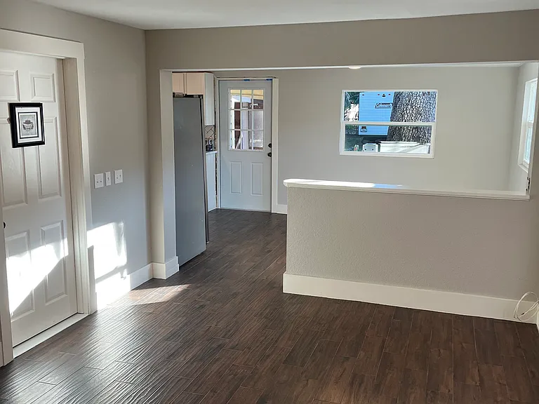 5738 Montana Ave — Photo 6