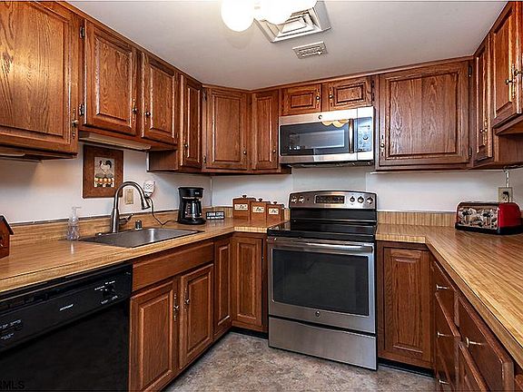 5th image of 500 Bay Ave APT 610N