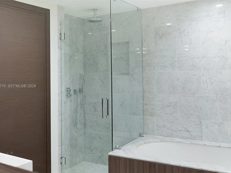 1000 Brickell Plz #2608 — Photo 7