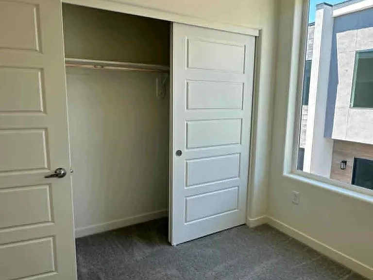 2585 Clear River Ct — Photo 9