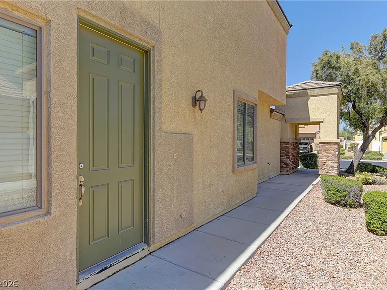 5536 Overlook Valley St — Photo 3