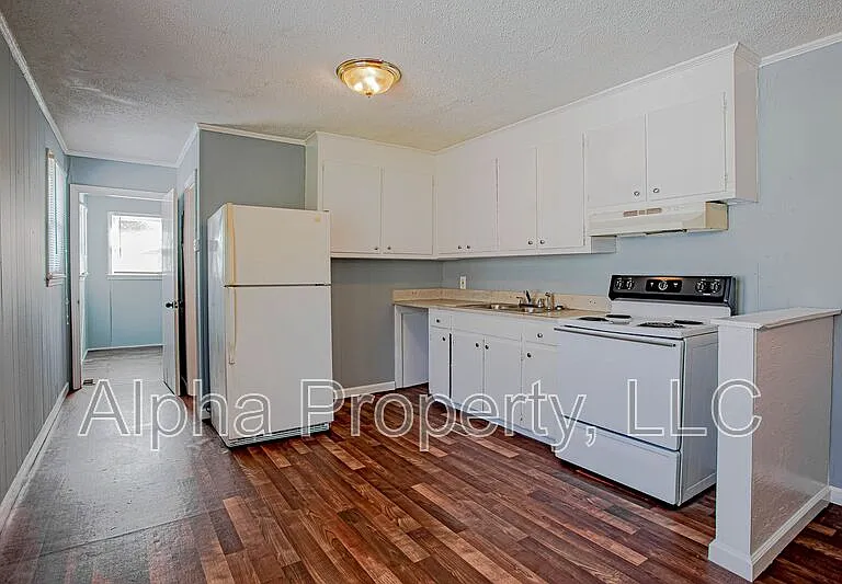 105 Foster Cir #7 — Photo 6