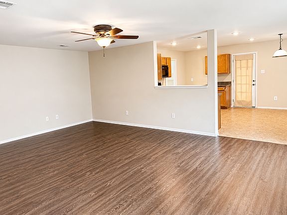 3rd image of 484 Coolidge Ln