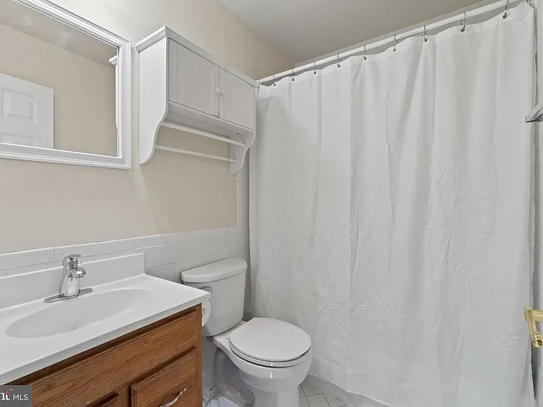 1042 S Ironwood Rd — Photo 4