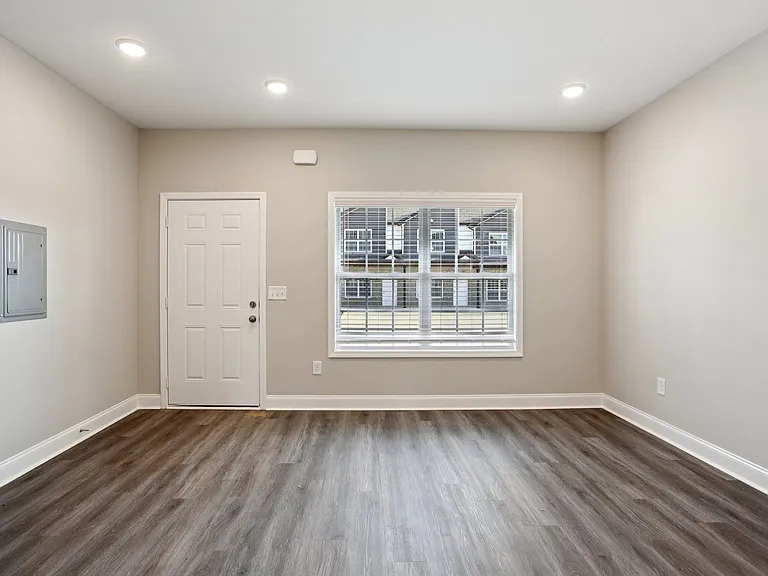 2815 Trenton Rd — Photo 8