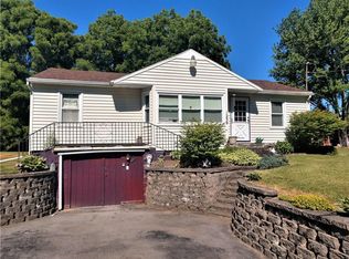 1239 Johnson Rd, Palmyra, NY 14522