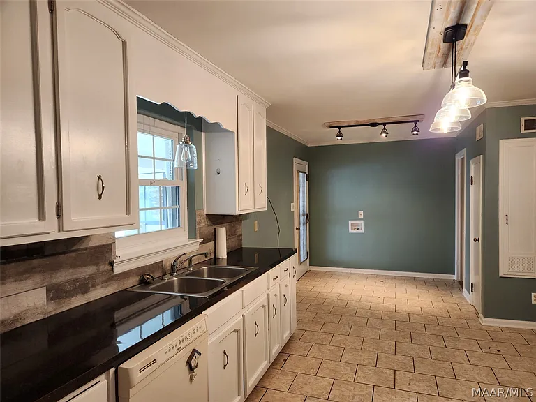 2814 Ashley Ave — Photo 17