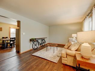 7561 S 75th St, Franklin, WI 53132