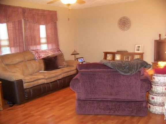 2nd image of 1155 Hillview Dr