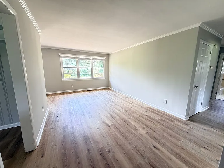 1107 W Park Ave — Photo 14