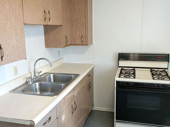 3rd image of 478 Randolph St #2