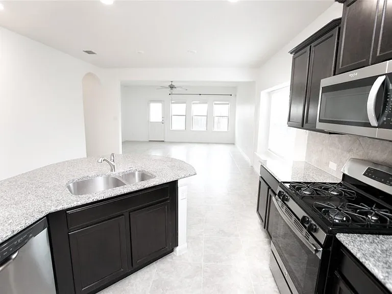 361 Shale Cir — Photo 3