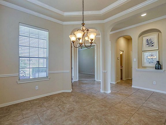 5th image of 26 Winhall Pl