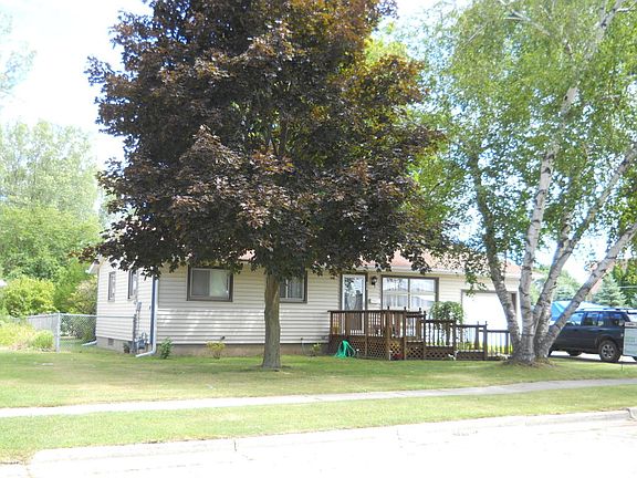 5th image of 930 E Judd St