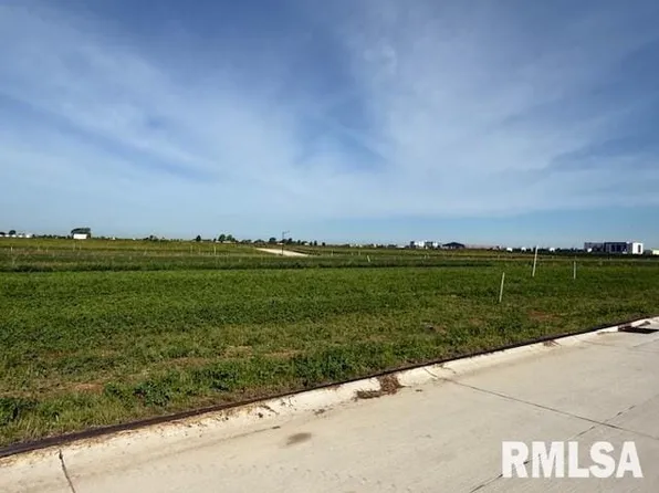 6508 Ryan Rd, Bettendorf, IA 52722