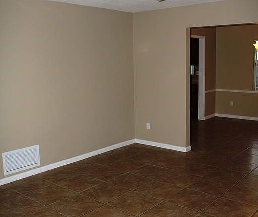 4th image of 3503 Edland Dr