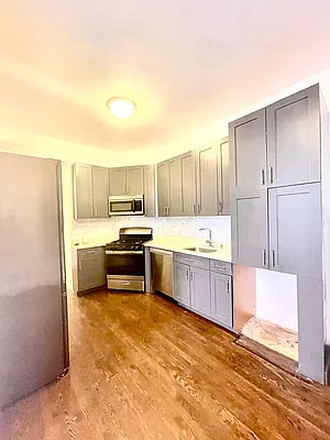 Rented by Bohemia Realty Group | media 2