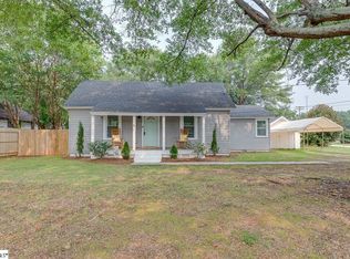 25 8th St, Greer, SC 29651