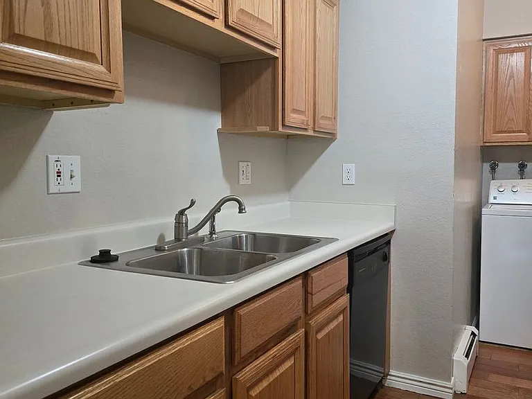 1033 W 112th Ave #A — Photo 5