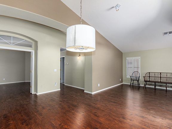5th image of 1142 E Constitution Dr