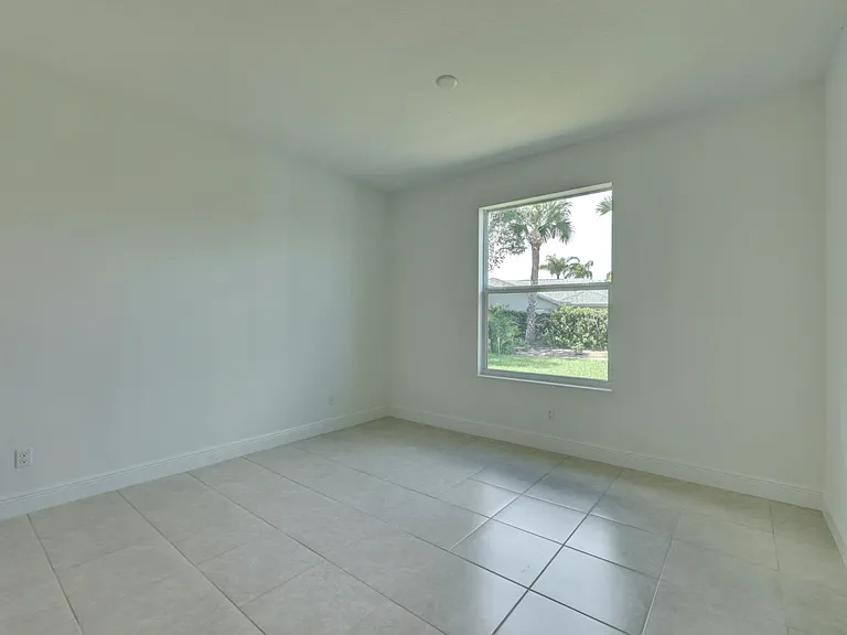 2466 SE Robin Cir — Photo 15