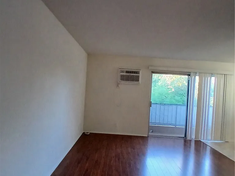 14551 Vose St #14551C — Photo 1