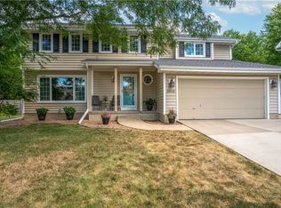 6816 Mill Pond Dr, Urbandale, IA 50322