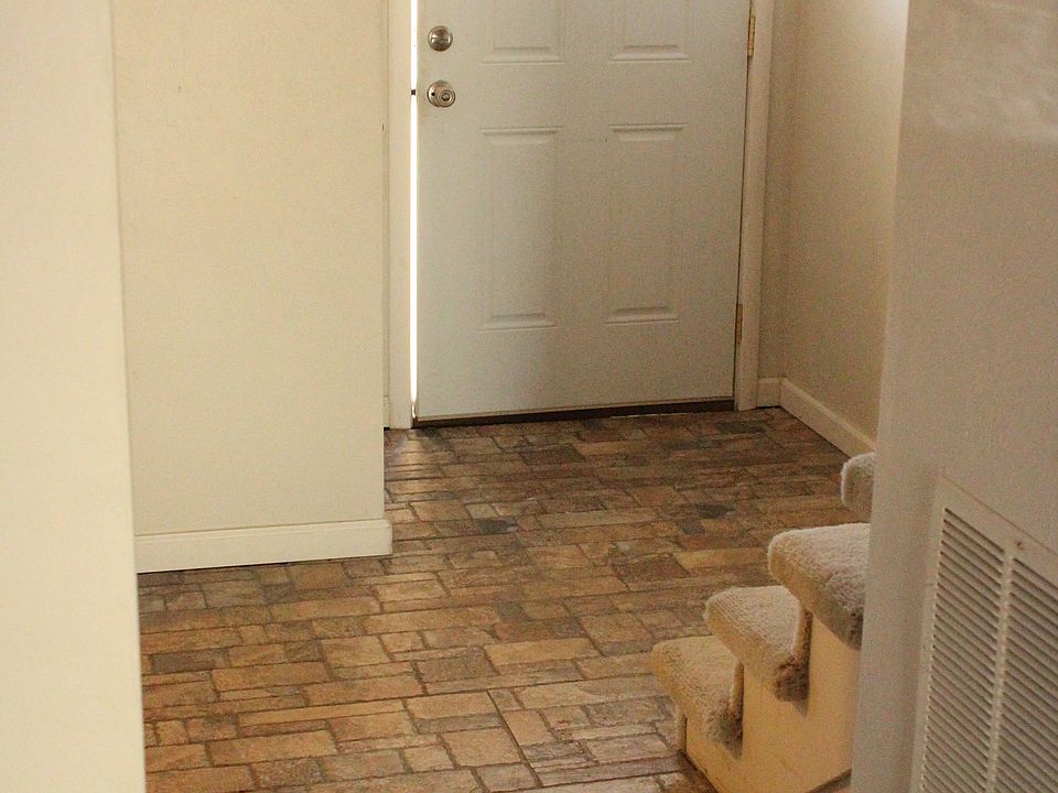 1st image of 488 Hill Meadow Dr