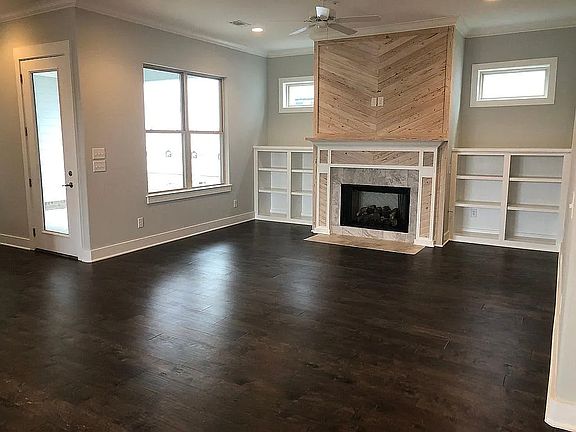 3rd image of 2408 Marco St