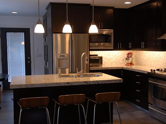 4th image of 2642 S Dearborn St