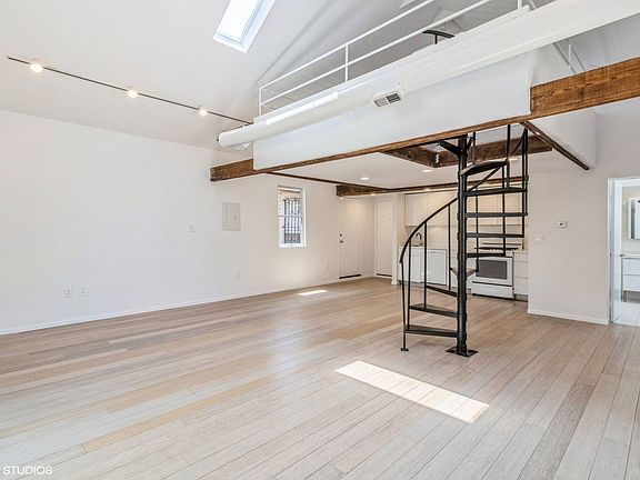 5th image of 1801 S Peoria St #2R
