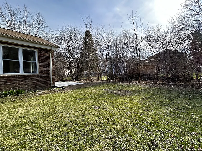 2711 Albany Ct — Photo 17