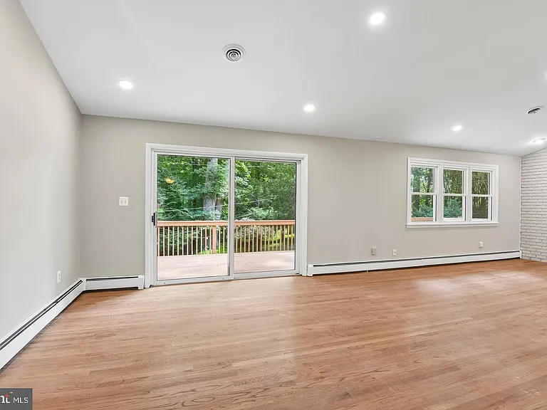 10206 Green Clover Ct — Photo 16